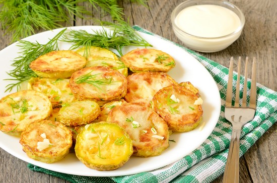 Из кабачков и цукини проще всего приготовить закуску