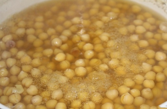 Заливаем водой комнатной температуры