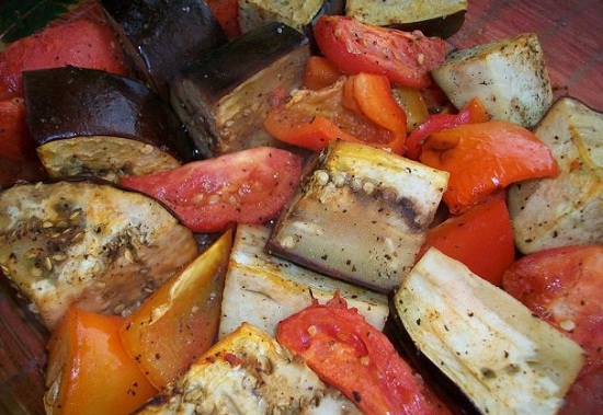 Вкусные овощи в духовке