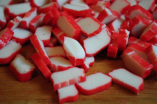 Нарезаем их небольшими кружочками