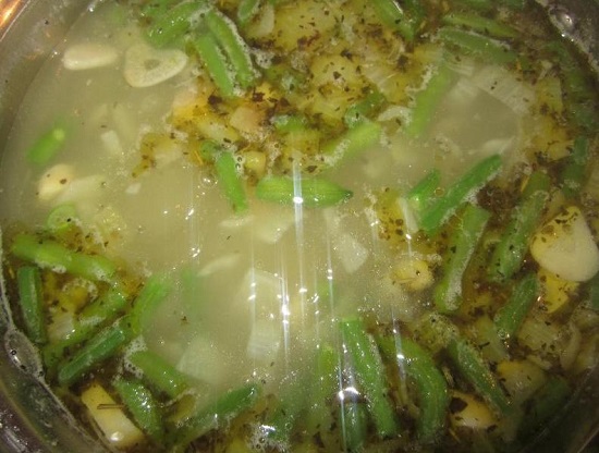 отправляем в суп стручковую фасоль