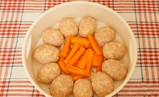 Лепим заготовки тефтелей