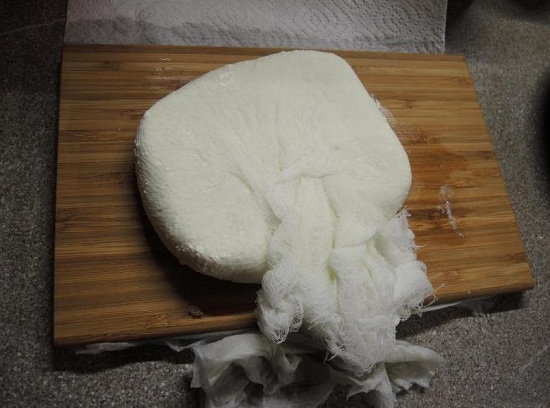 сыр спрессовался