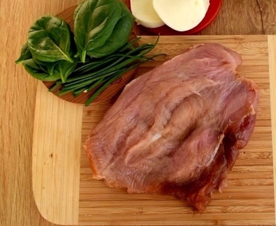 разрежем филе по центру