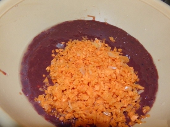 Добавим овощное ассорти в печеночное пюре