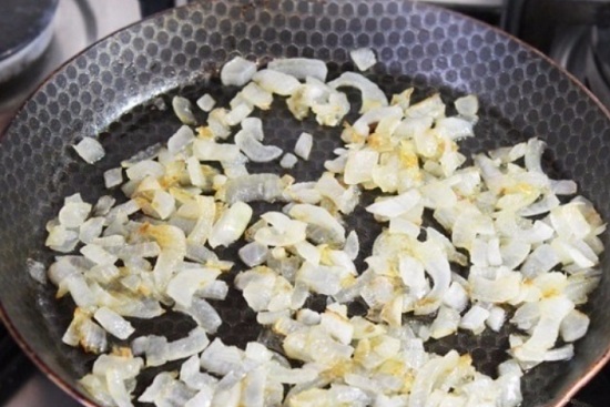 Жарим его до золотистости