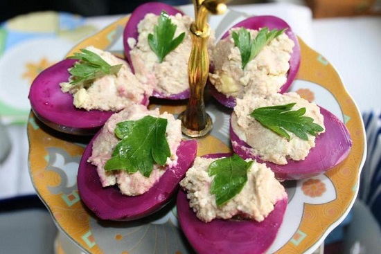 Яйца, фаршированные печенью трески: рецепт